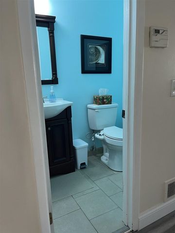 29077 Tiffany Drive, Southfield, MI 48034