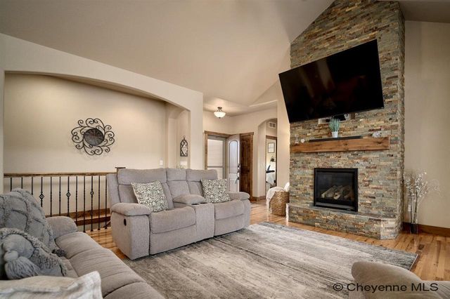 3604 RUSTIC RD, Cheyenne, WY 82001