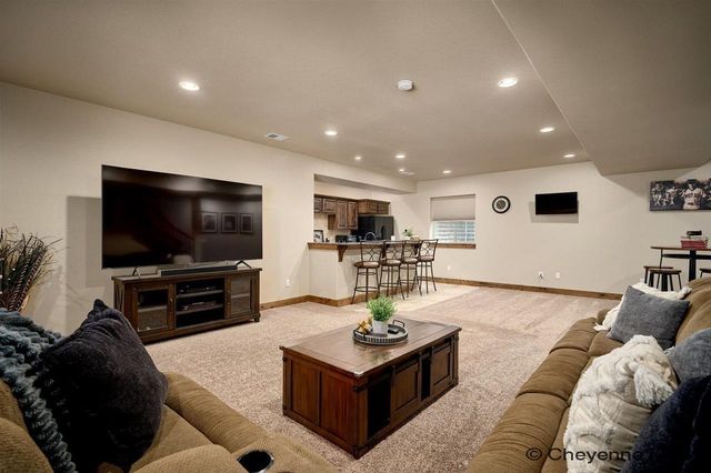 3604 RUSTIC RD, Cheyenne, WY 82001