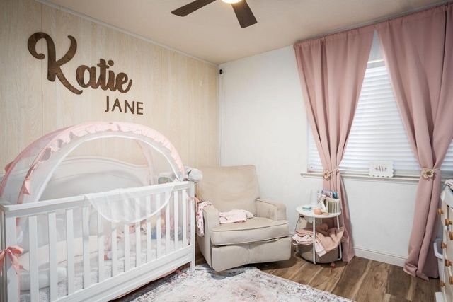 2417 E Omaha Avenue, Fresno, CA 93720