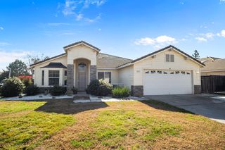 2417 E Omaha Avenue, Fresno, CA 93720