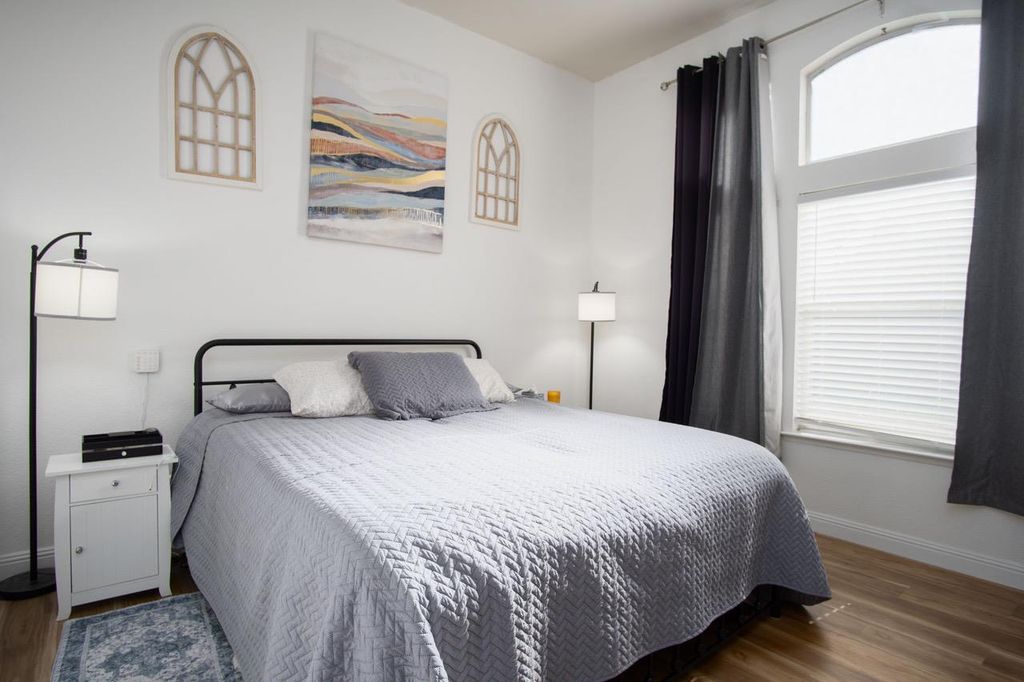 Image 21 of property listing at 2417 E Omaha Avenue, Fresno, CA 93720