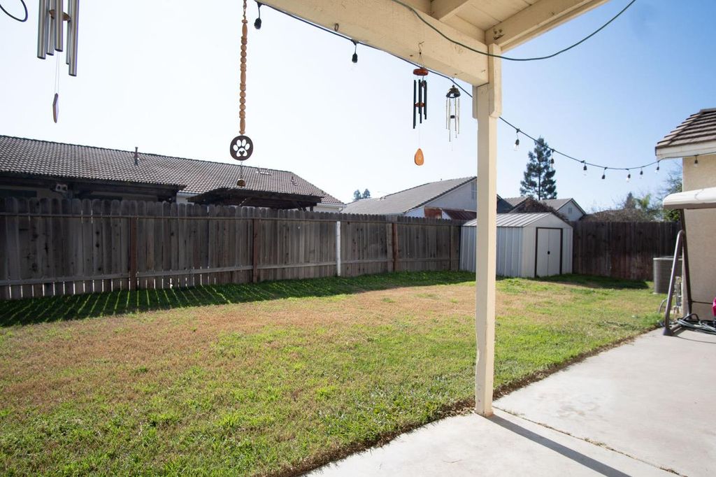 Image 24 of property listing at 2417 E Omaha Avenue, Fresno, CA 93720