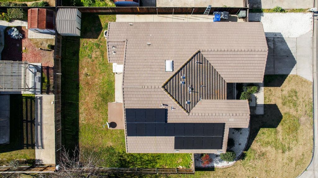 Image 7 of property listing at 2417 E Omaha Avenue, Fresno, CA 93720