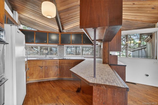 29 Lakeview Drive, Tomkins Cove, NY 10986