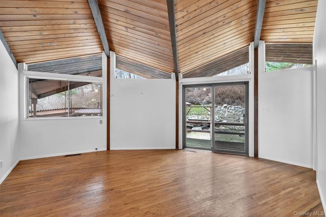 29 Lakeview Drive, Tomkins Cove, NY 10986