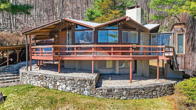 29 Lakeview Drive, Tomkins Cove, NY 10986