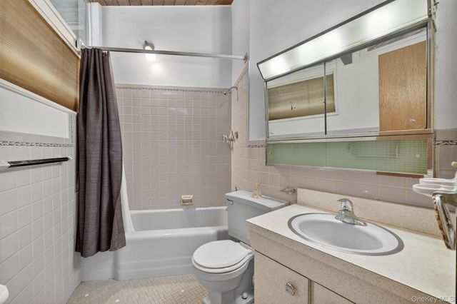 29 Lakeview Drive, Tomkins Cove, NY 10986