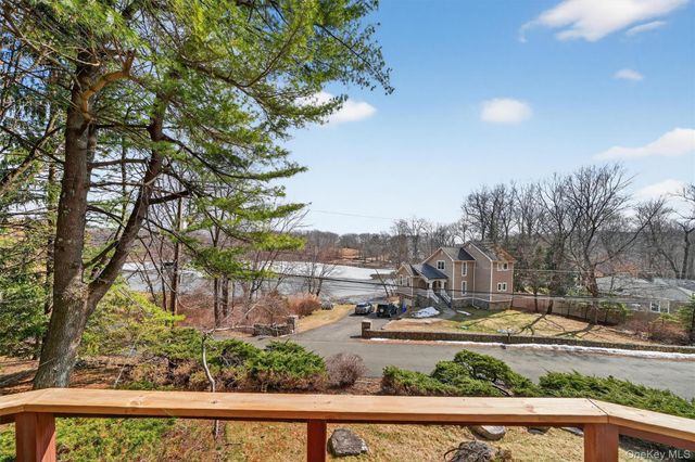 29 Lakeview Drive, Tomkins Cove, NY 10986