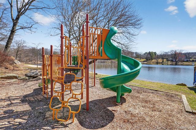 29 Lakeview Drive, Tomkins Cove, NY 10986