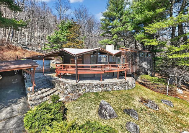 29 Lakeview Drive, Tomkins Cove, NY 10986