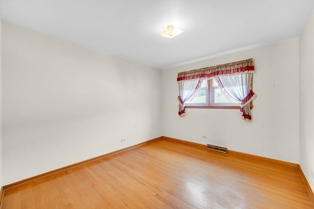 18537 Palmer Avenue, Homewood, IL 60430