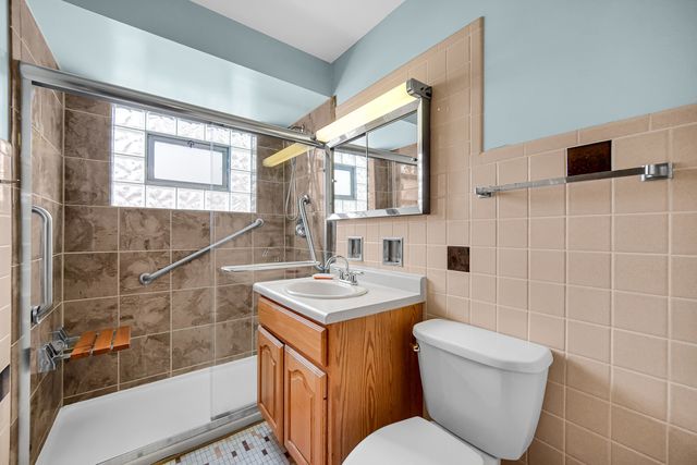 18537 Palmer Avenue, Homewood, IL 60430