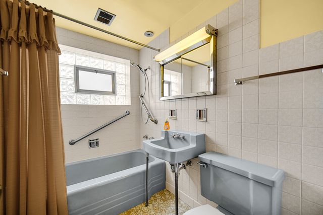 18537 Palmer Avenue, Homewood, IL 60430