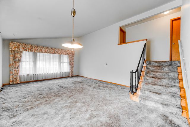 18537 Palmer Avenue, Homewood, IL 60430