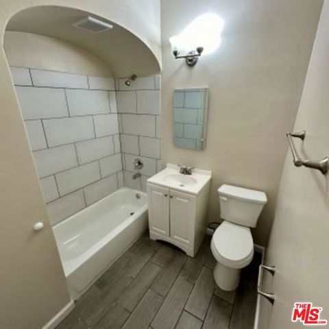 1950 Magnolia Avenue, Long Beach, CA 90806