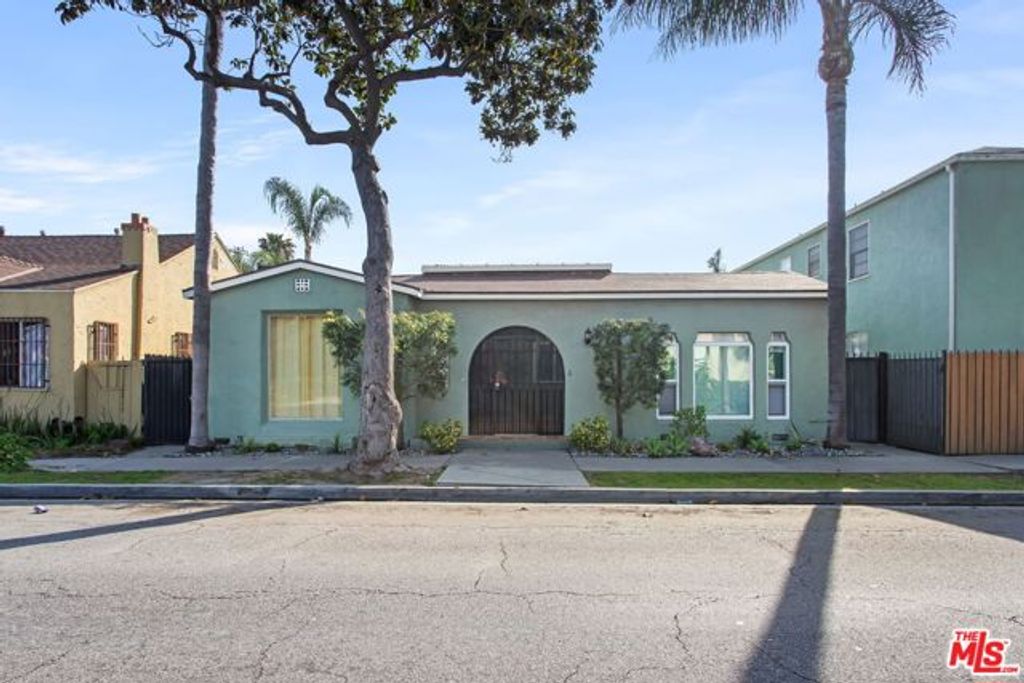 1950 Magnolia Avenue, Long Beach, CA 90806