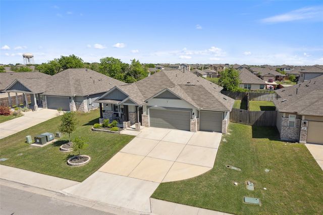 319 Silver Glen DR, Kyle, TX 78640