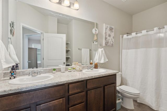 319 Silver Glen DR, Kyle, TX 78640