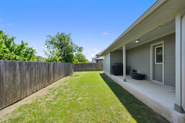 319 Silver Glen DR, Kyle, TX 78640