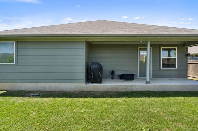 319 Silver Glen DR, Kyle, TX 78640