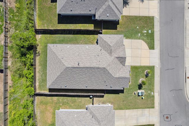 319 Silver Glen DR, Kyle, TX 78640