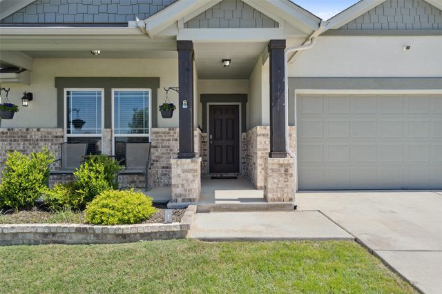 319 Silver Glen DR, Kyle, TX 78640