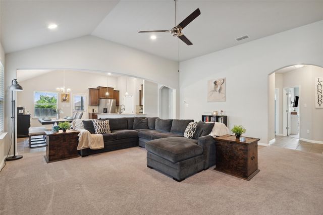 319 Silver Glen DR, Kyle, TX 78640