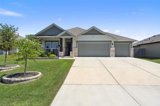 319 Silver Glen DR, Kyle, TX 78640