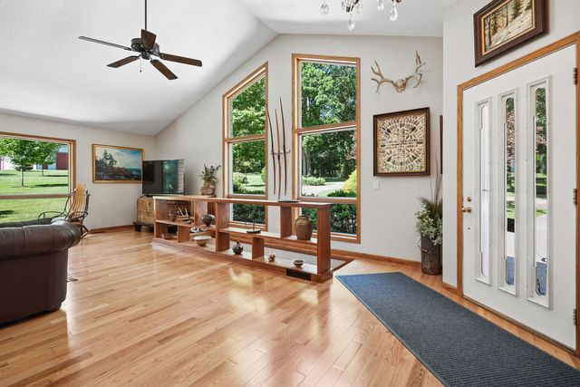 28053 214th Street, Le Claire, IA 52753