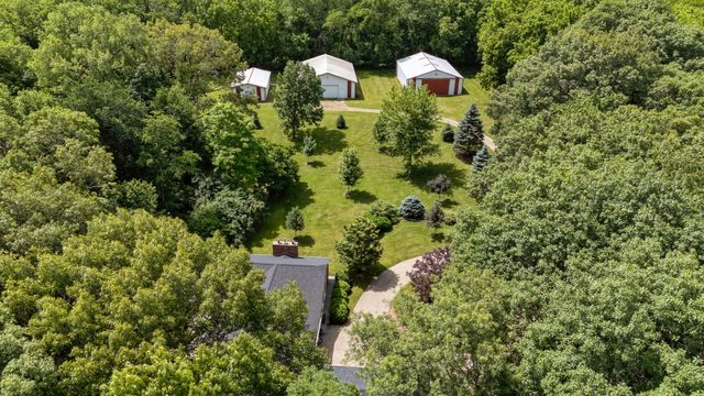 28053 214th Street, Le Claire, IA 52753