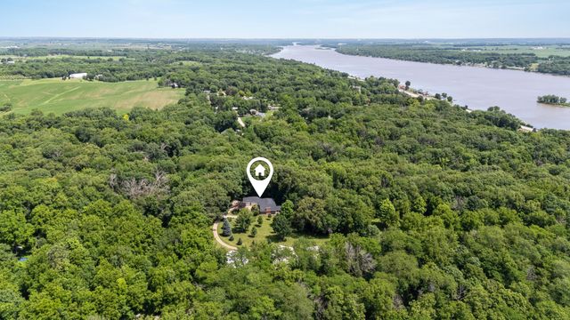 28053 214th Street, Le Claire, IA 52753