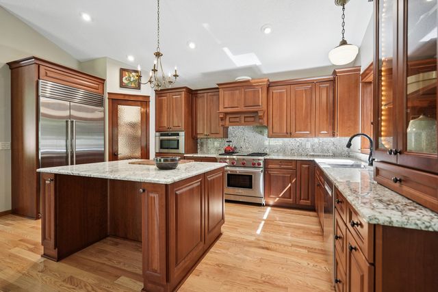 28053 214th Street, Le Claire, IA 52753