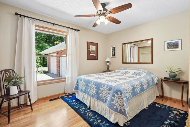 28053 214th Street, Le Claire, IA 52753