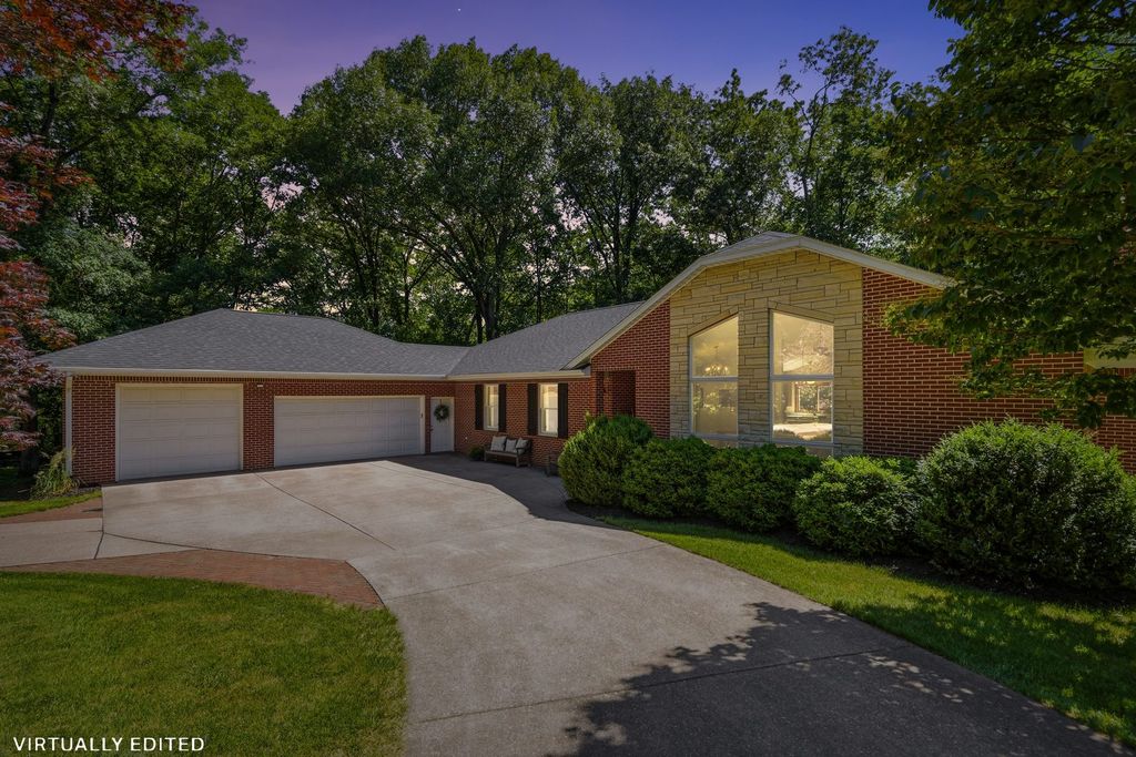 28053 214th Street, Le Claire, IA 52753