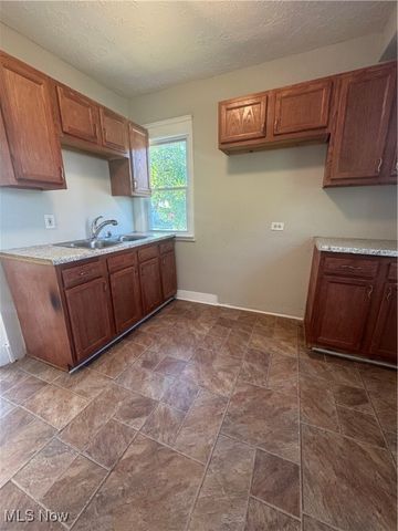 3575 E 105th Street, Cleveland, OH 44105