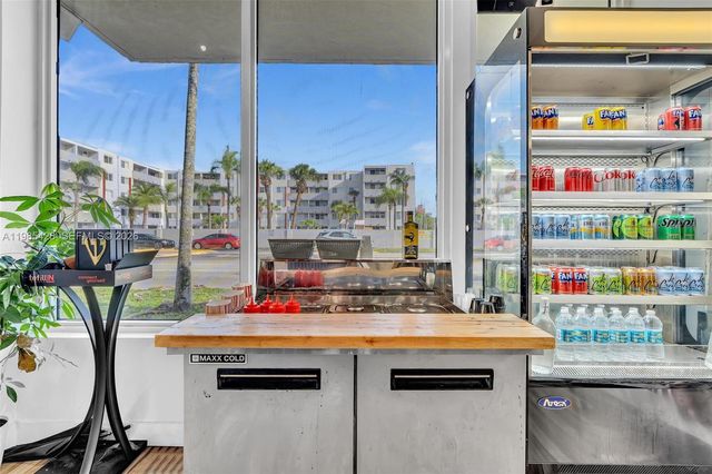 992 NE 167th St, North Miami Beach, FL 33162
