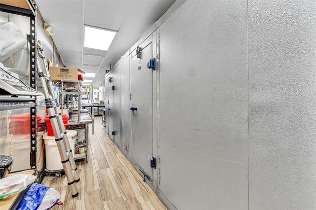 992 NE 167th St, North Miami Beach, FL 33162