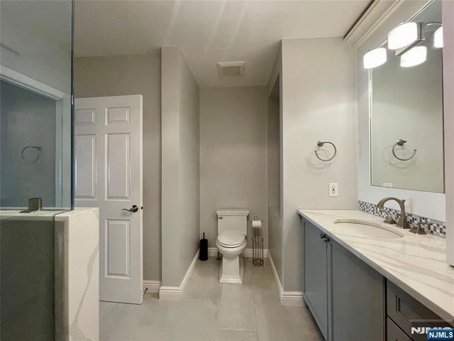 325 The Promenade 325, Edgewater, NJ 07020