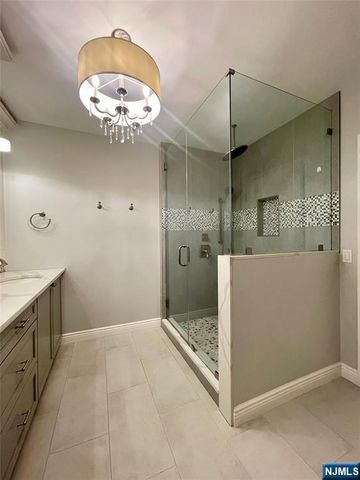 325 The Promenade 325, Edgewater, NJ 07020