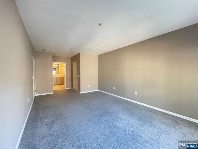 325 The Promenade 325, Edgewater, NJ 07020