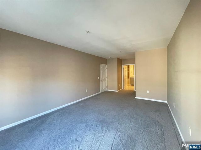 325 The Promenade 325, Edgewater, NJ 07020