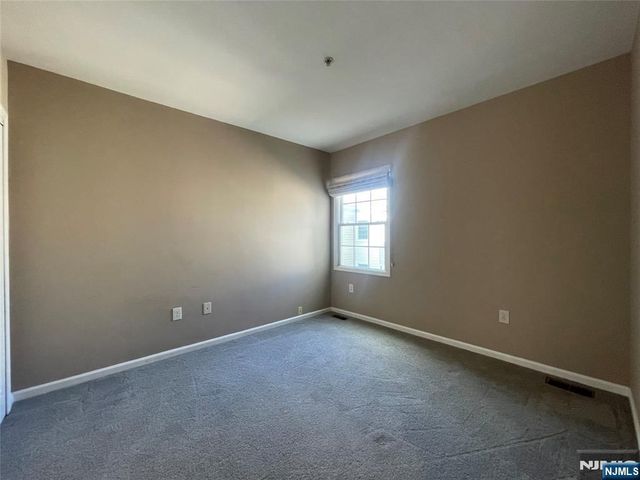 325 The Promenade 325, Edgewater, NJ 07020