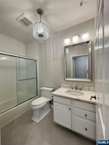 325 The Promenade 325, Edgewater, NJ 07020