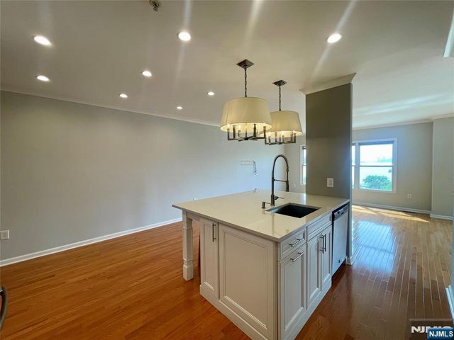 325 The Promenade 325, Edgewater, NJ 07020