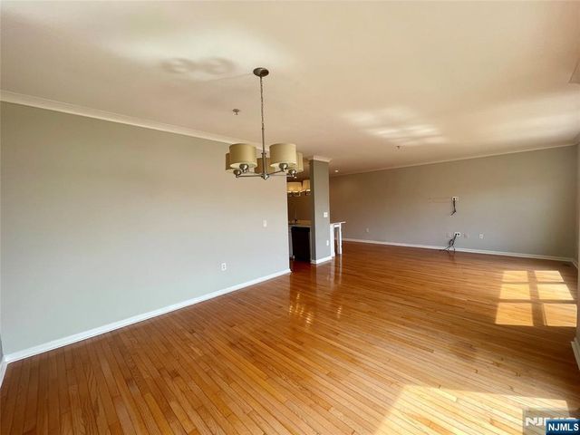 325 The Promenade 325, Edgewater, NJ 07020