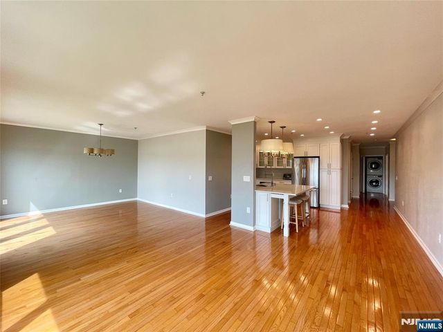 325 The Promenade 325, Edgewater, NJ 07020