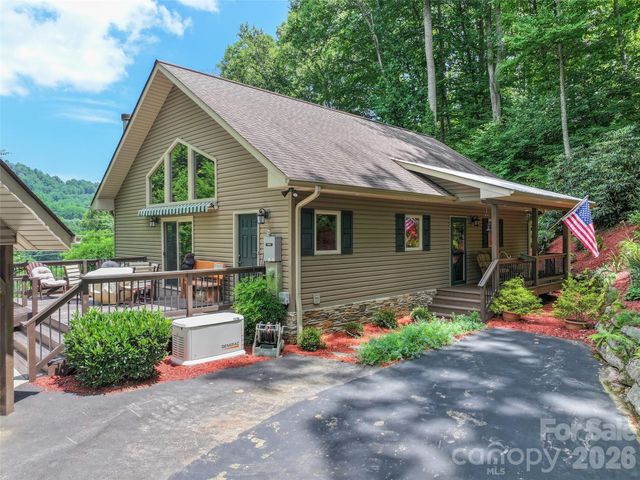39 Maplewood Drive, Maggie Valley, NC 28751