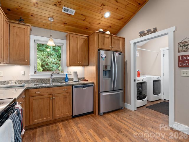 39 Maplewood Drive, Maggie Valley, NC 28751