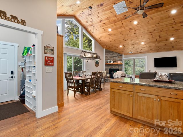 39 Maplewood Drive, Maggie Valley, NC 28751